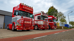 20251019-Tom-Holding-00204